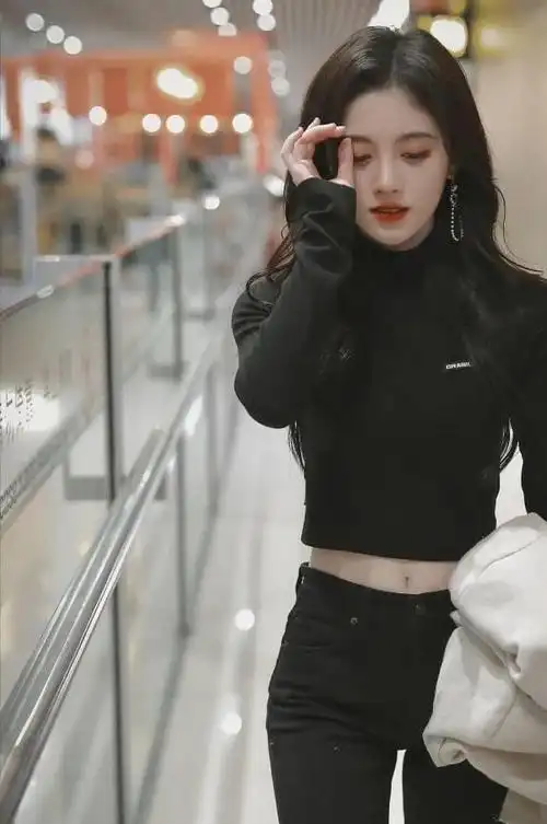 当1米59鞠婧祎穿上露脐装跳舞时我终于信她76斤了这腰绝了