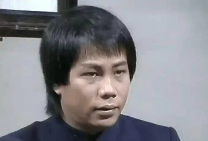 梁小龙成龙年轻的梁小龙的功夫真的比成龙李连杰强