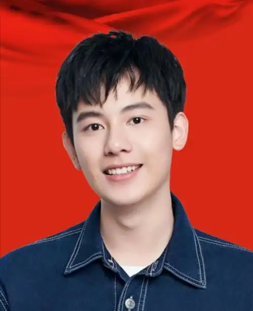 胡先煦近照,感觉有男人的那种方下巴了