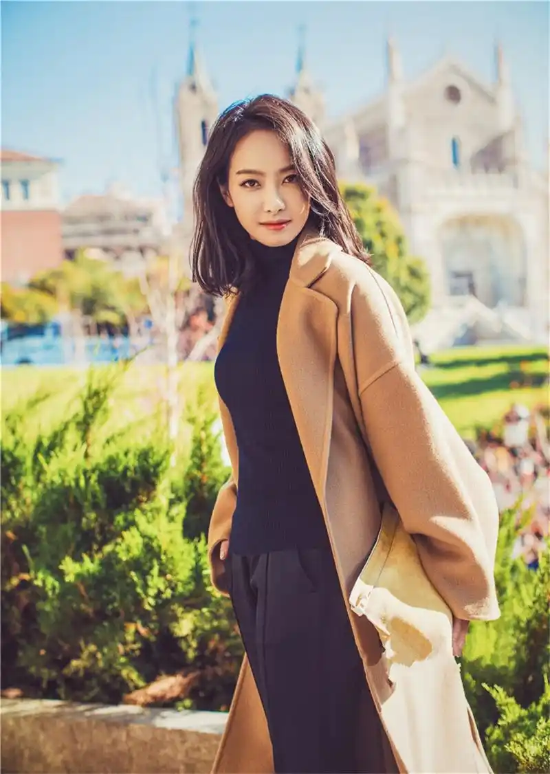 30多岁的女人尽量别穿毛衣配紧身裤,学宋茜这么穿,老娘天下最美