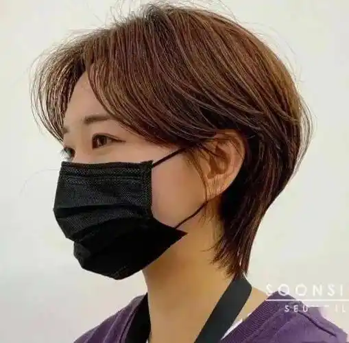 今年流行的酷帅风格的女生短发剪完整个人都大变样