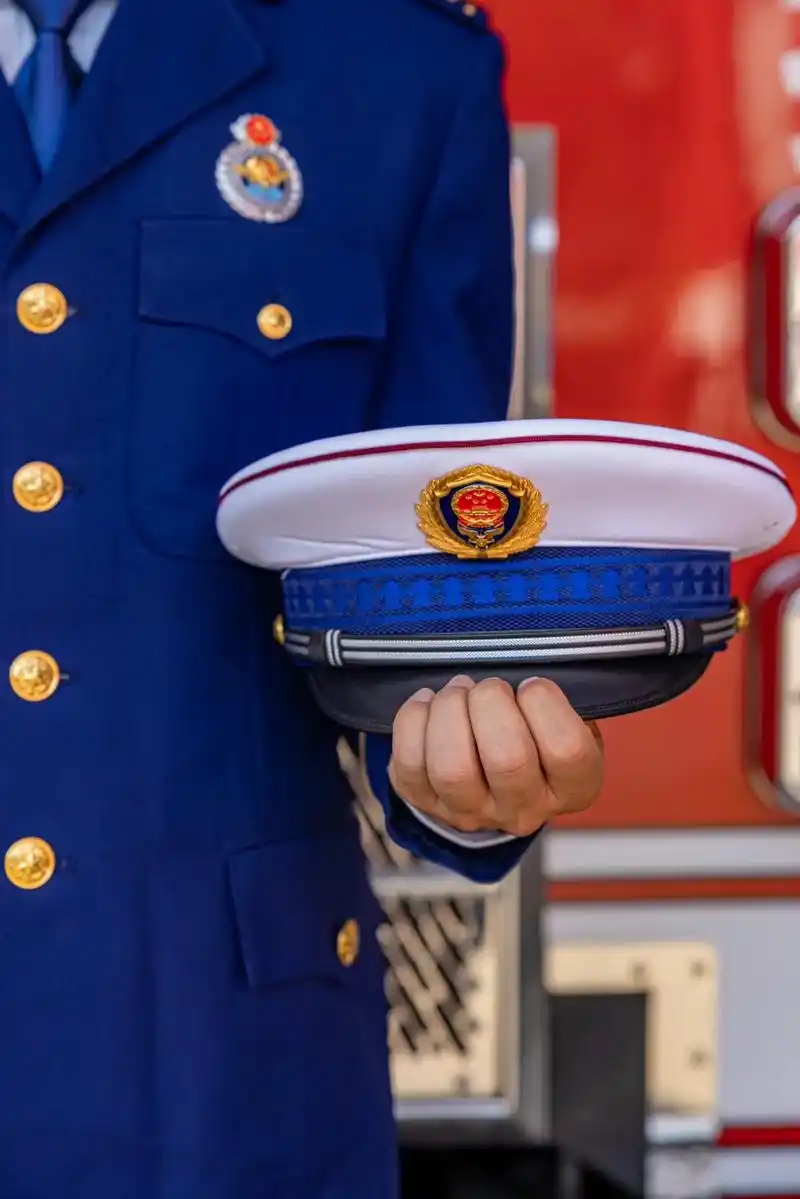 这是人民给予的专属光荣!#消防壁纸#蓝朋友 #火焰蓝 - 抖音