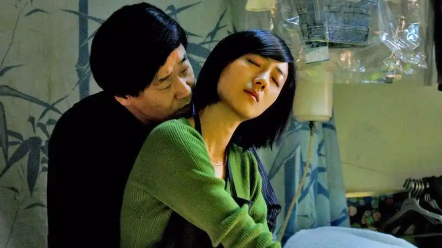 几分钟看懂优秀国产悬疑电影《白日焰火》,廖凡凭此片夺得影帝