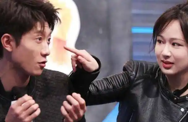 当初她和黄子韬一起主演《谈判官》,两个因此成为挚友,还一起参加过