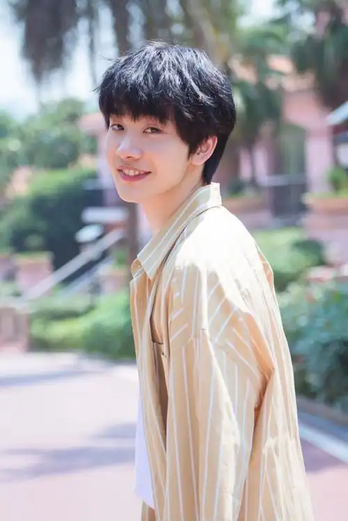 有人搬吗?新鲜的连淮伟旧图