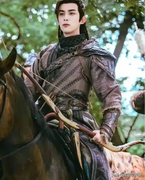 邓伦的魔尊旭凤,吴磊的阿史那隼,陈牧驰的嘲风,周峻纬的燕临,都是神级