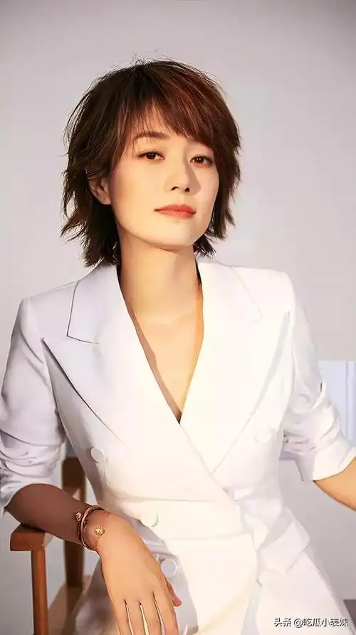 马伊琍短发美女清爽干练