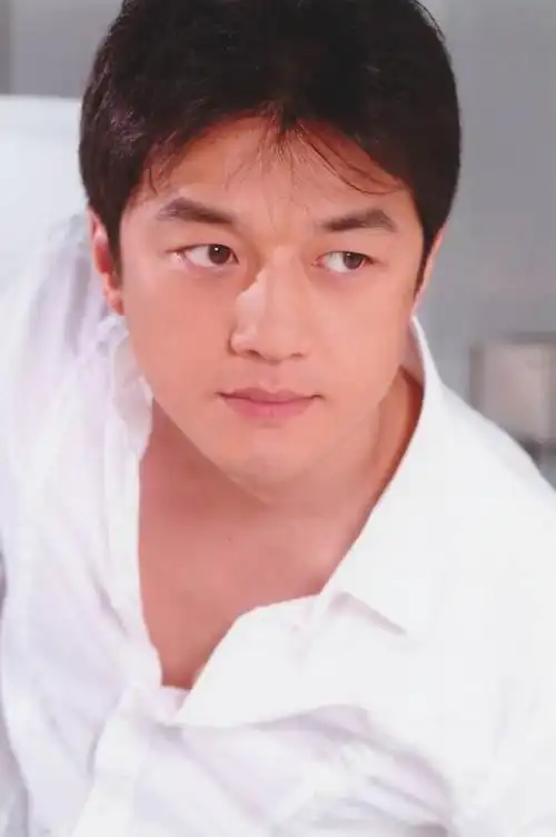 资料图片:李亚鹏精彩写真(9)