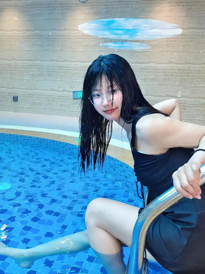 【正经照片呜呜呜】#泳衣 - 抖音