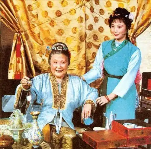 晴雯是贾母的心腹,为何王夫人强行撵走晴雯,贾母却一声不敢吭