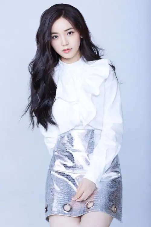 金雯昕1126生日粗卡用角色历练演技向品质女演员蜕变