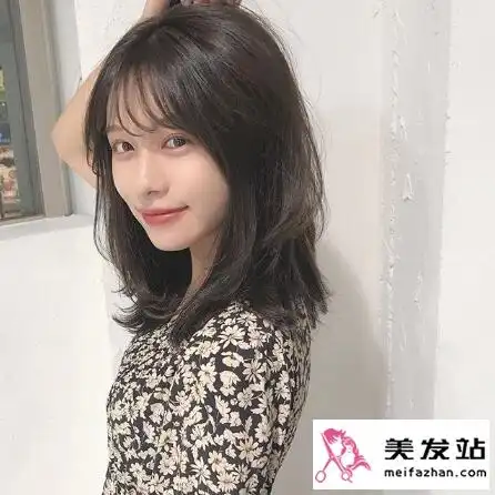 2021秋冬中长发卷发模板 温柔慵懒中长发是今年女生最爱