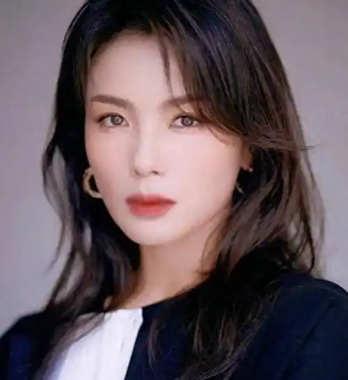 刘涛23部作品突然被下架,引发广泛关注,传闻因私人生活作风问题.