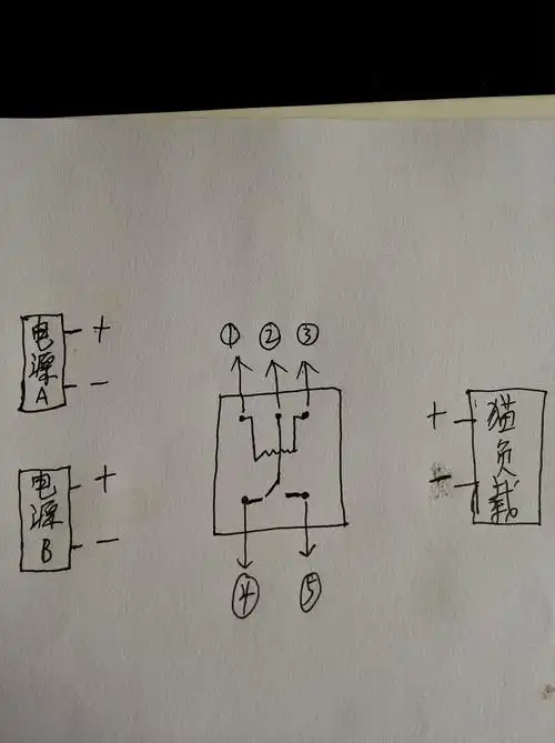 12v继电器两组电池与负载接线