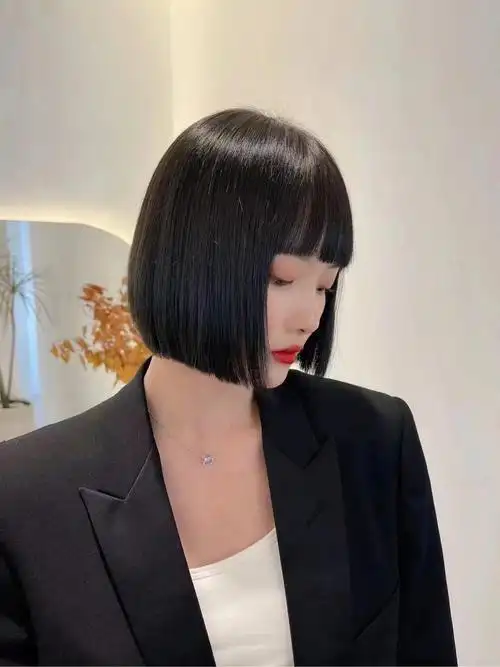 直线条超a短发