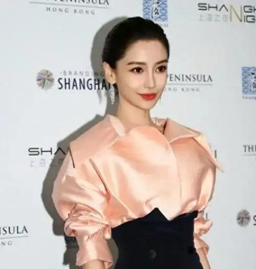 angelababy高调复出之前被封杀4个月网友说这张脸太狠了