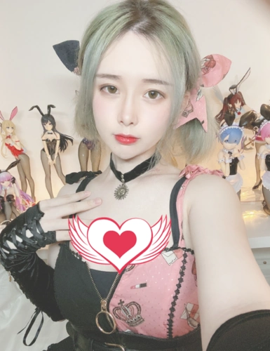 轩墨宝宝晒出新写真背景墙莫名吸睛网友女装最服ks王小歪