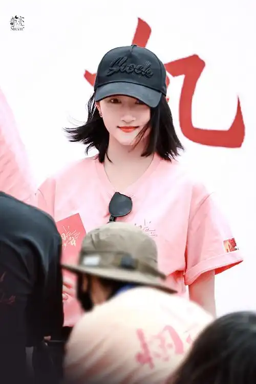 黄景瑜关晓彤同框合照