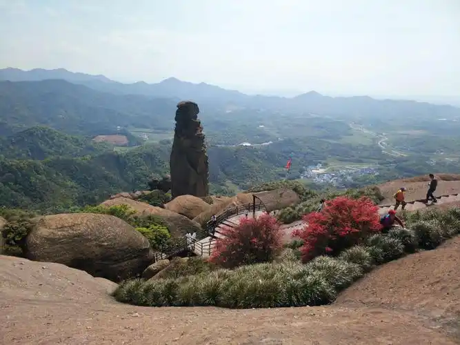 江西上饶弋阳龟峰景区,灵山猫咪峰