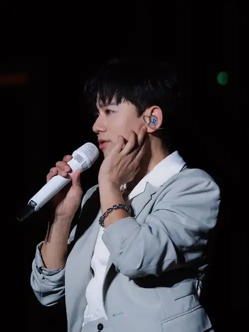 张杰未live曜北斗巡回演唱会