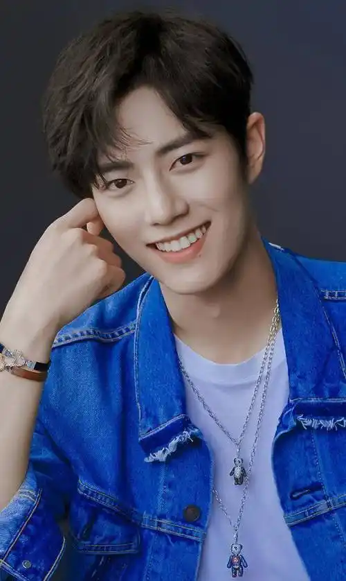 肖战回来了,公开接受采访并诚恳道歉,给粉丝晒生活照片_事件_团队