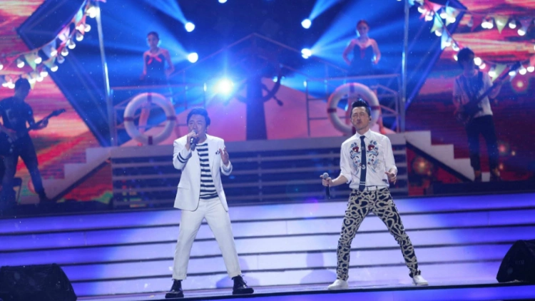 黄渤携手哈林现场演唱改编版《水手》