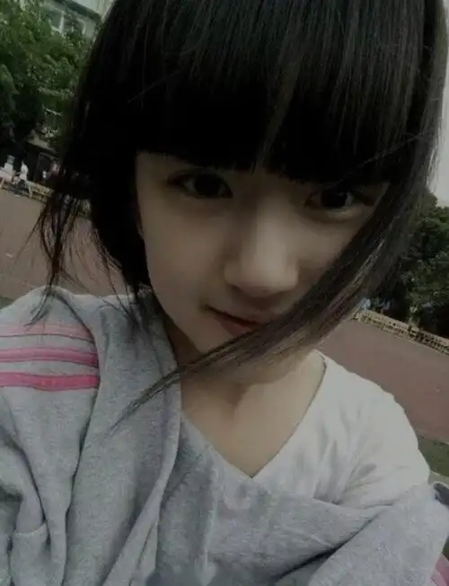 从小美到大的赵露思当年仅凭一张照片就出圈了那时候的她颜值到底有多