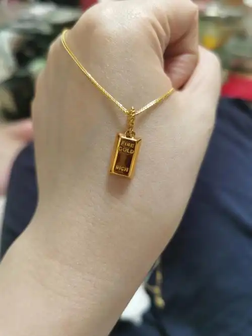 香港周大福爆款暴富小金砖吊坠折扣