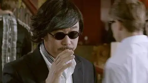 他是 疯狂的石头 的道哥,比王宝强励志,撞脸王景春,爱妻如命