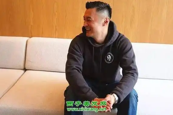 余文乐背头发型图片