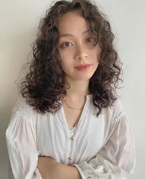 全头烫小卷,真洋气_发型_卷发_自然