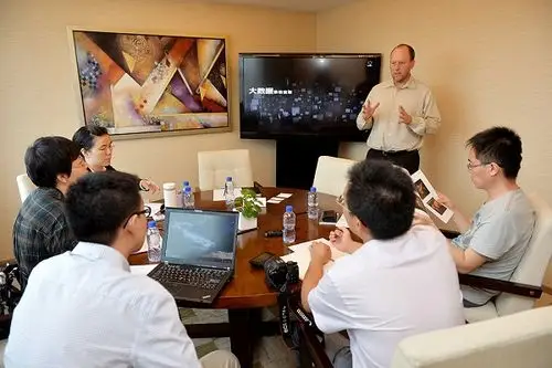 lsi 存储解决方案部执行副总裁 phil brace媒体圆桌采访