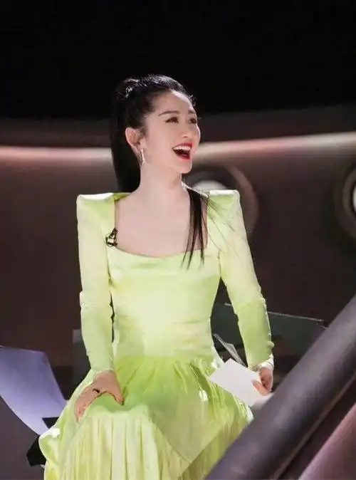 事实证明谢娜从平凡到走上人生巅峰离不开张杰的帮助