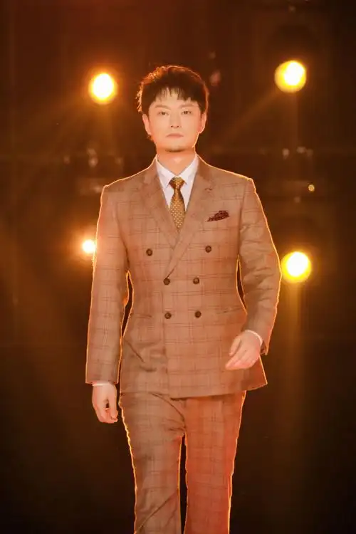 data-lemmaid="132263">新疆 /a>乌鲁木齐,中国内地流行乐男歌手,音乐