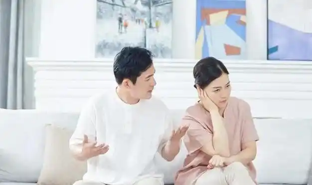 她58岁,瘫痪在床儿子花80000要送养老院,小儿子:妈别做傻事|小梅|宋茜