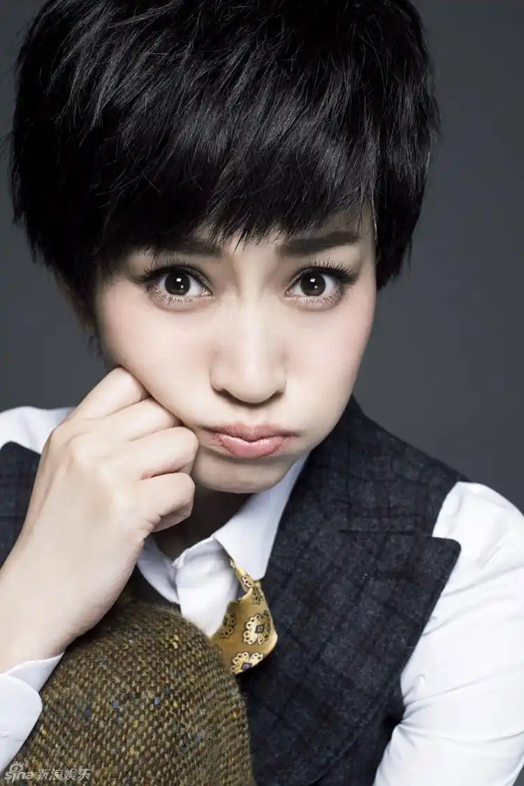 组图:李小冉时尚大片 冷面女神帅气卖萌_高清图集_新浪网