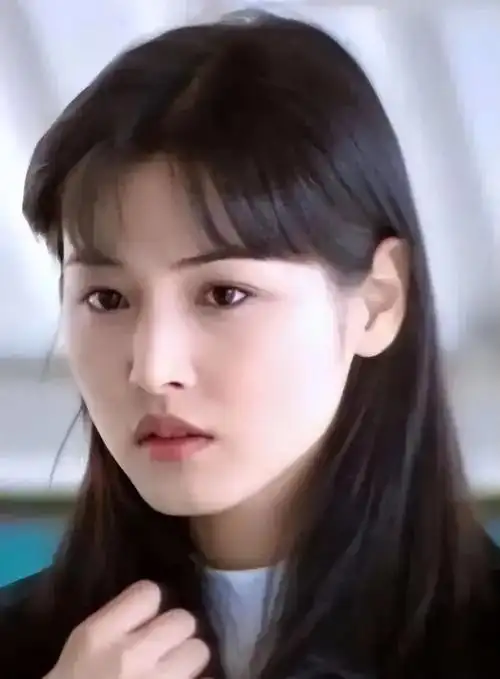 女神张延才是人生赢家,女儿可爱漂亮,大5岁丈夫将她宠成了公主