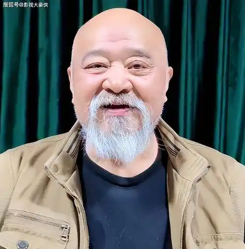 演员李琦不顾医生劝阻,每天2包烟,顿顿8两白酒,今身体状况如何