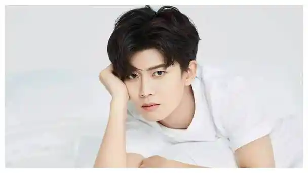 任嘉伦:荧屏外的真男人,烈焰中的王者,散发无限魅力_聂欢_狄仁杰_传奇