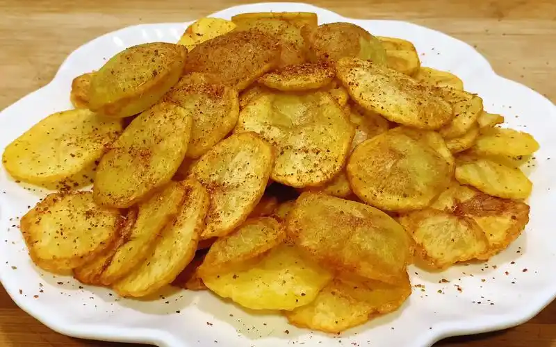 用1个土豆自制湿式炸薯片,一口下去既脆还不油73次播放 | 03:42#炸