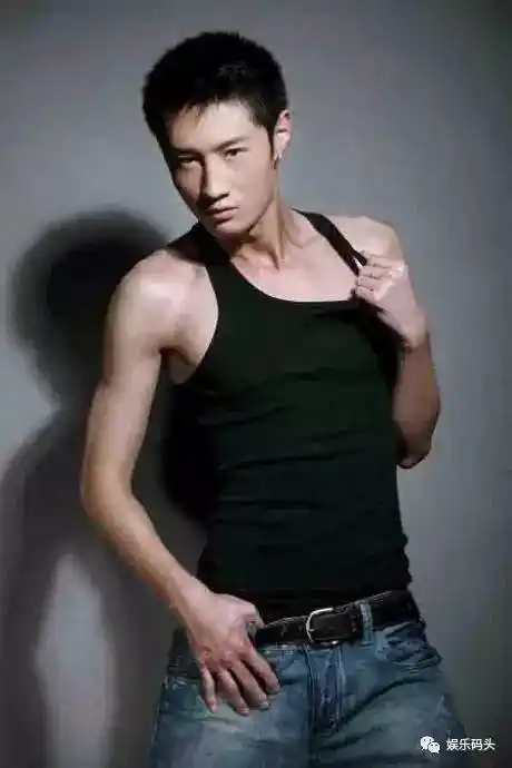 张爱朋经不住诱惑起生理反应,白百何竟然使用一指禅,抚摸张爱朋下体