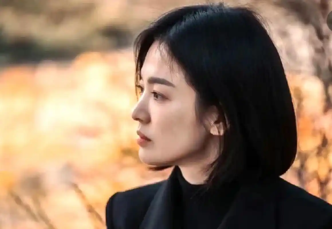 宋慧乔短发前后对比,气质大变