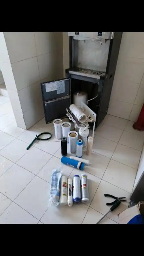 20台净水机保养维修完成,这是家门口的活.从昌平回到大涿州!