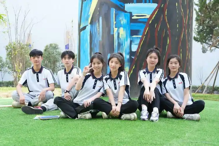 2022年毕业季 回忆那些一起走过的青春_校园_下课时_衣角