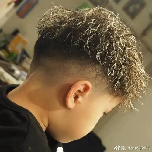 效果就是不一样,剪完真时尚-帅气2024小男孩发型短发