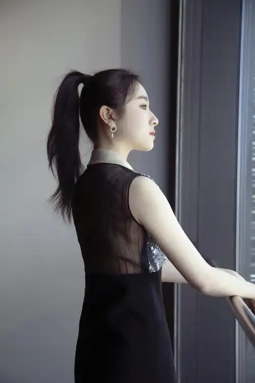 李兰迪高马尾时尚靓丽写真图片99