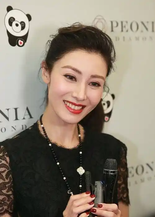 李嘉欣早期绝美杂志旧照,美得让人太惊艳_香港_美貌_身材