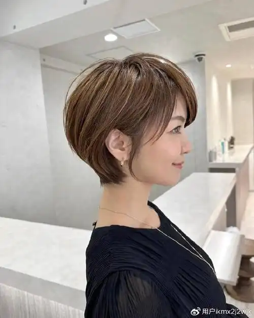 2024短发新潮流,挂耳短发就是不一样,展现你独特的美|挂耳|短发|发型