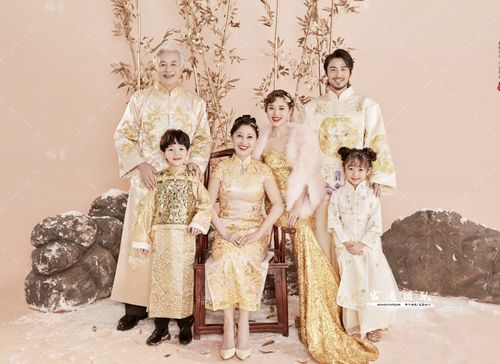 新款一家6口中式唐装旗袍亲子全家福高端影楼工作室拍照摄影服饰