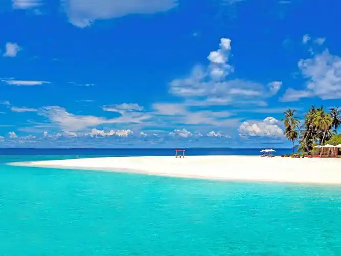 10wallpaper 风景 壁纸 炎热的夏季海滩旅游风光高清壁纸 >>壁纸下载